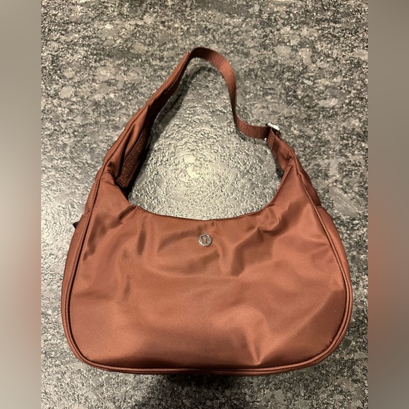 lululemon athletica Handbags - Lululemon City Essentials Shoulder Bag 4L